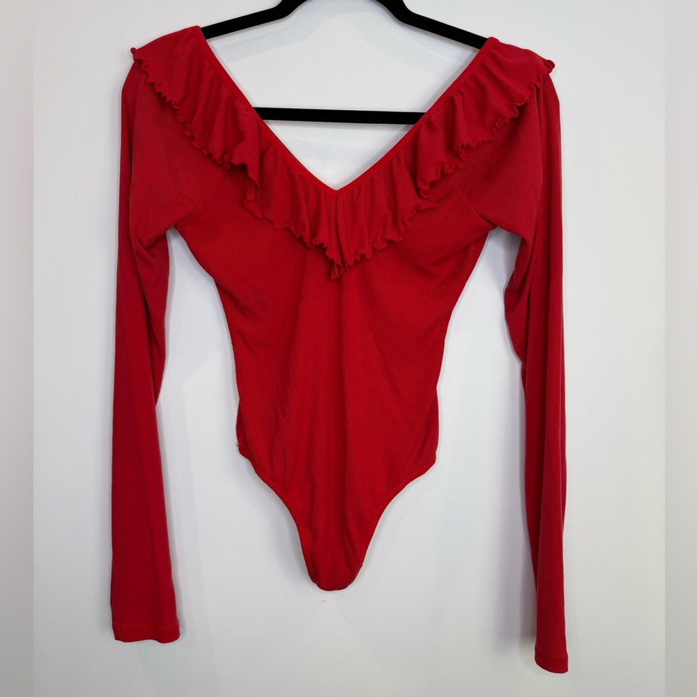 Wilfred Danette red Ruffled V-Neck Bodysuit size medium ribbed romantic